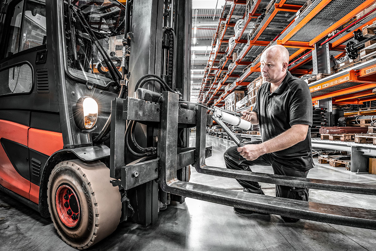 Легковые и грузовые машины